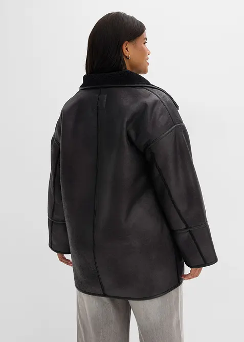 Oversized jakke i imitert lammeskinn, bonprix