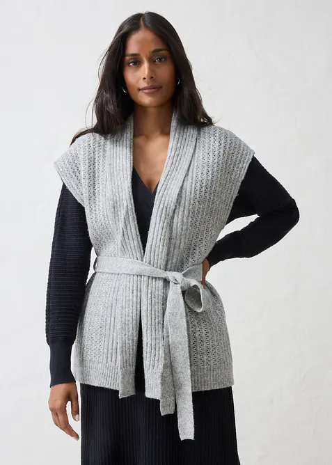 Strikket vest i myk ullmiks med hullm&oslash;nster, bonprix