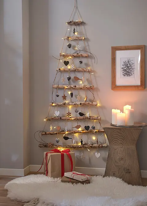 LED-veggpynt formet som et juletre, bonprix