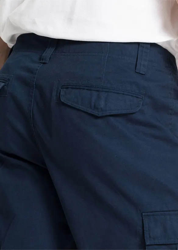 Bermudashorts i 100% bomull med cargolommer, Relaxed Fit, bonprix