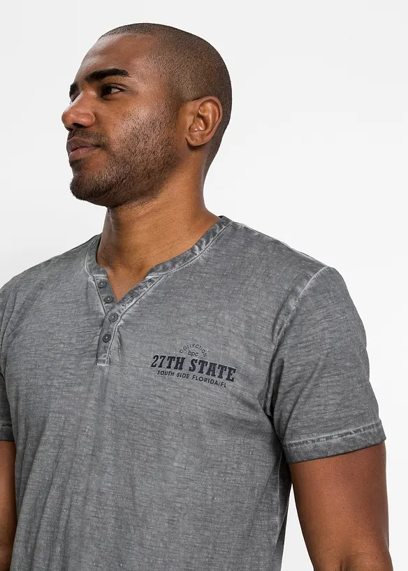 Kortermet bestefartr&oslash;ye i 100% &oslash;kologisk bomull i vasket look, bonprix