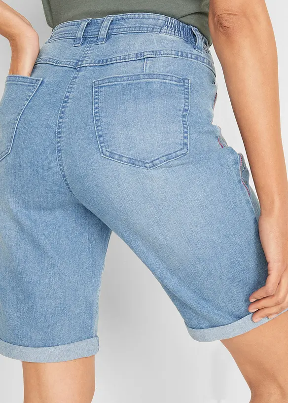 Jeans-bermuda med komfortstretch, med broderi og komfortlinning, bonprix