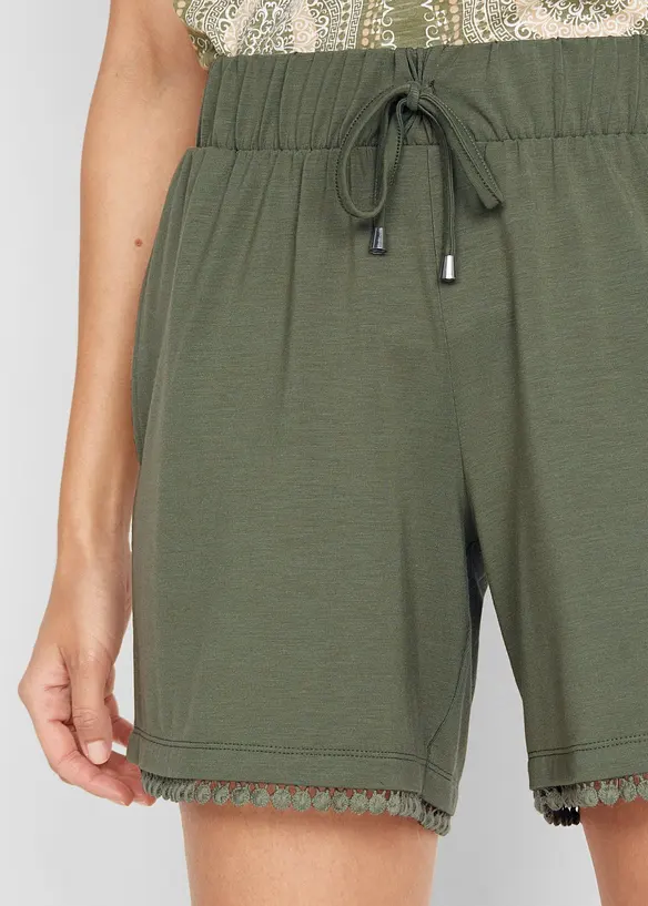 Jerseyshorts i viskosemiks med komfortlinning og blonder, bonprix