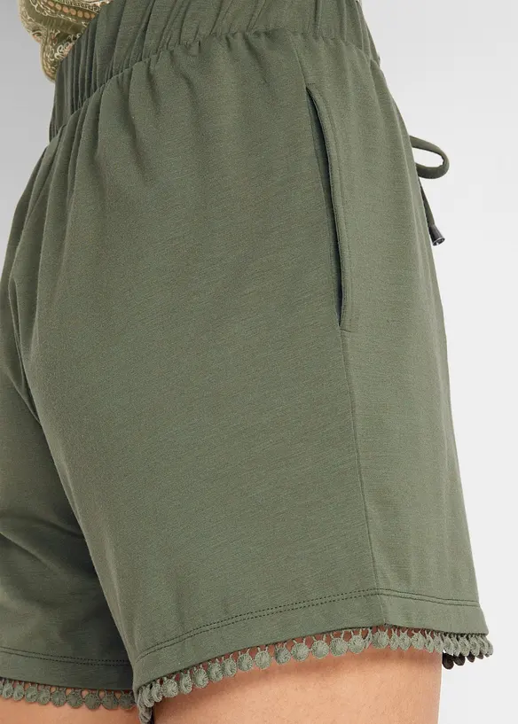 Jerseyshorts i viskosemiks med komfortlinning og blonder, bonprix
