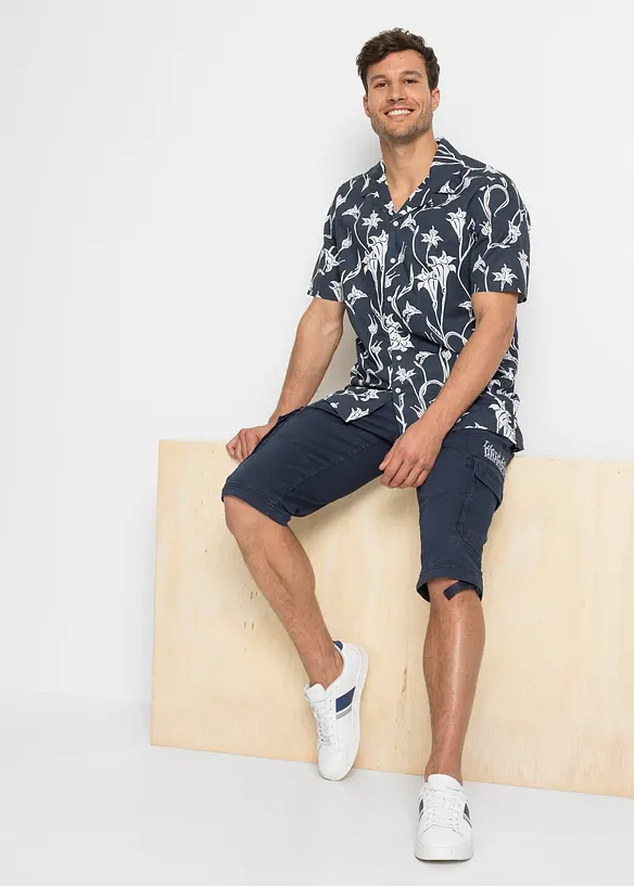 Lang bermudashorts med cargolommer, Regular fit, bonprix