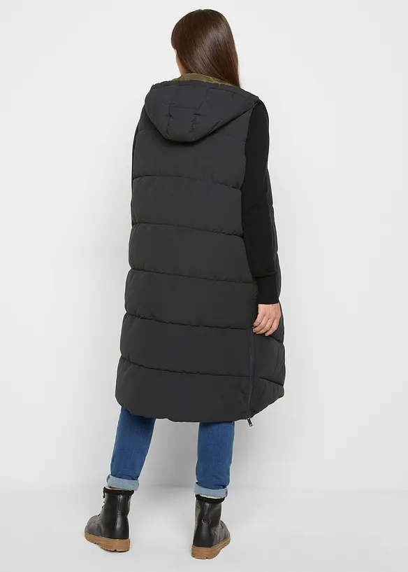 Vendbar vattert vest med hette av resirkulert polyester, bonprix