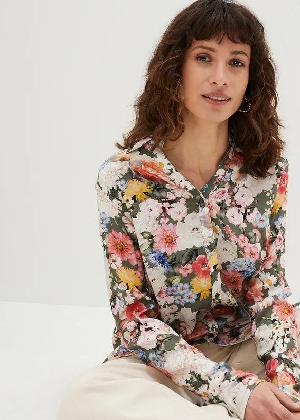 Lang bluse i lett viskose, bonprix