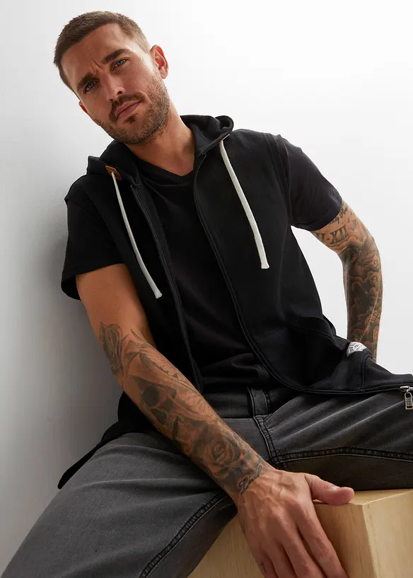 Vest i sweat materiale i myk bomullsmiks med hette, bonprix