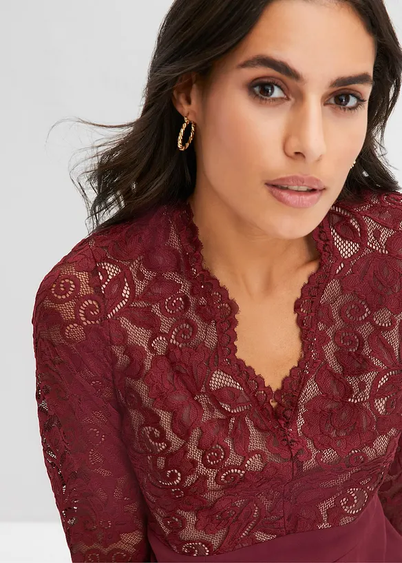 Chiffonkjole med blonder, bonprix