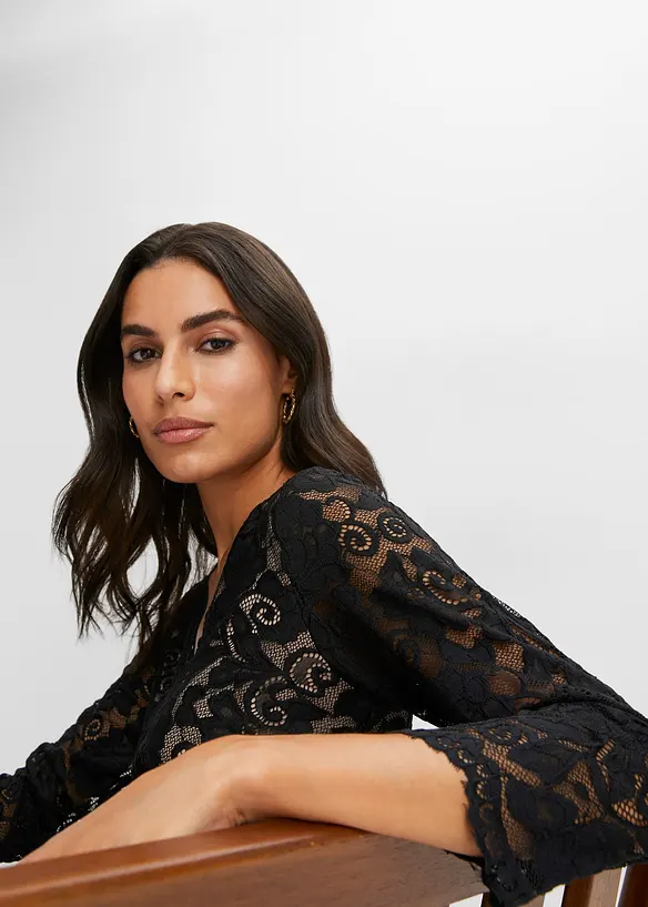 Chiffonkjole med blonder, bonprix