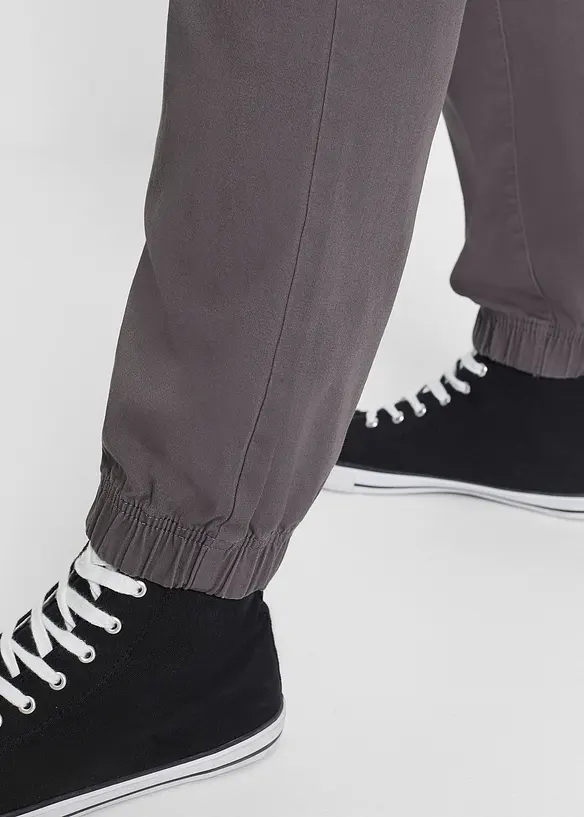 Relaxed Fit pull on-chinos med stretch, Straight, bonprix