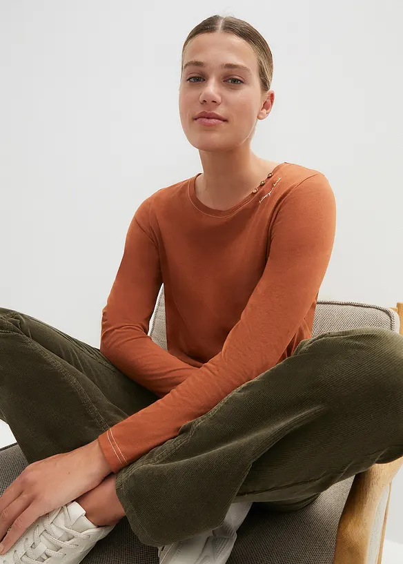 Langermet topp med dekorknapper, bonprix