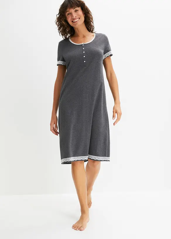 Nattkjole med knappestolpe og delikat blonde, bonprix