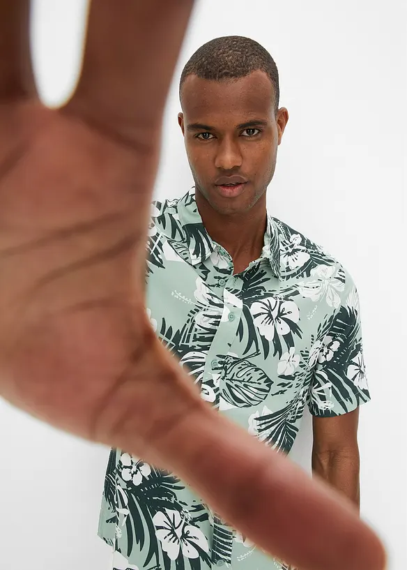 Kortermet skjorte i viskose, bonprix