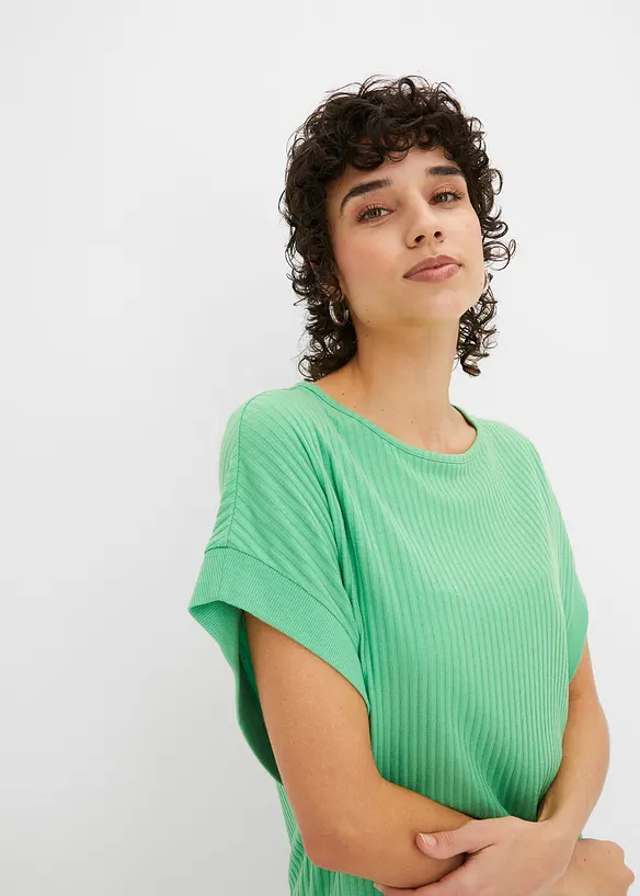 Ribbet topp med flaggermusermer, bonprix