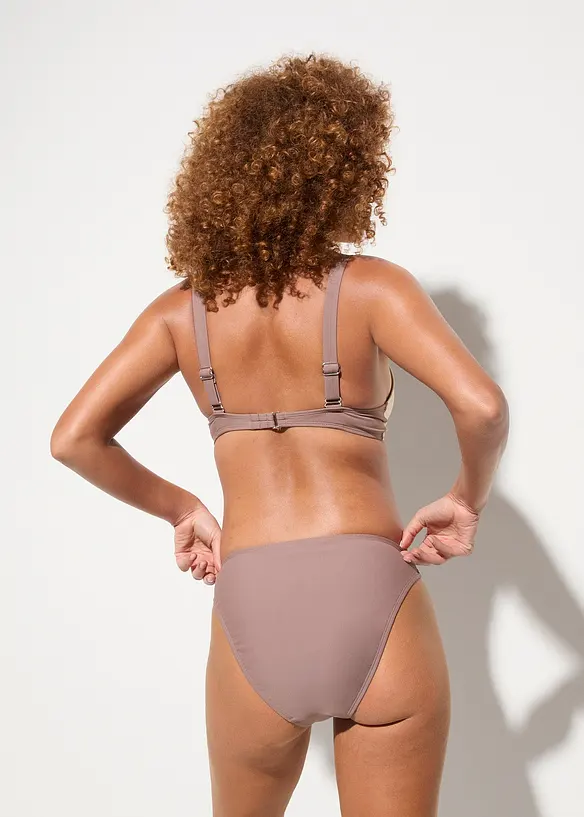 Bikinibukse med twistdetalj, bonprix