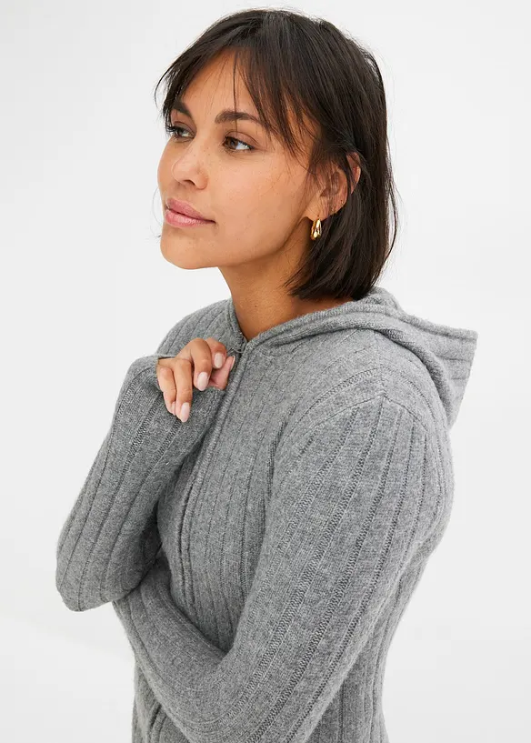 Cardigan i ribbestrikk med hette, bonprix