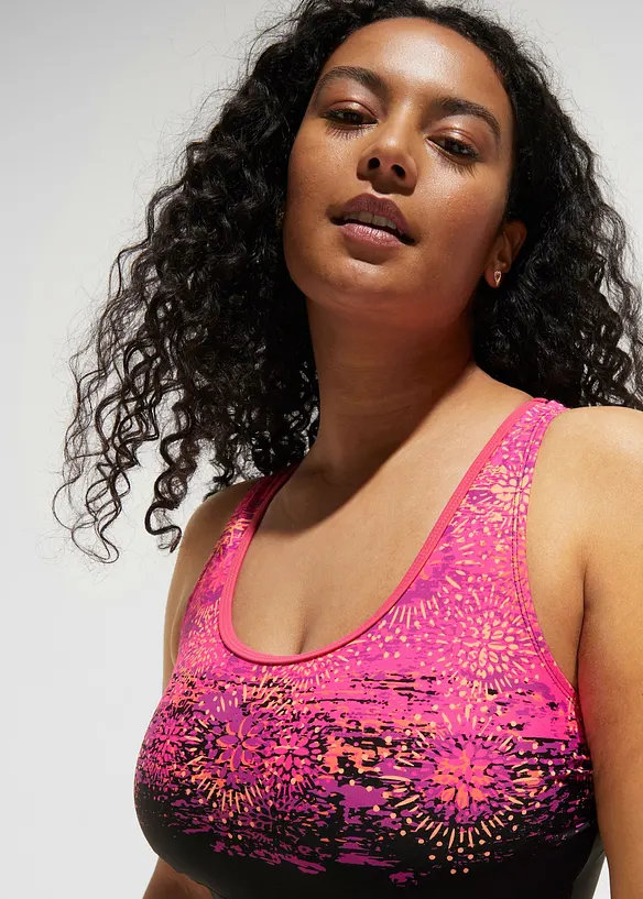 Badedrakt i sporty modell med racerback, bonprix