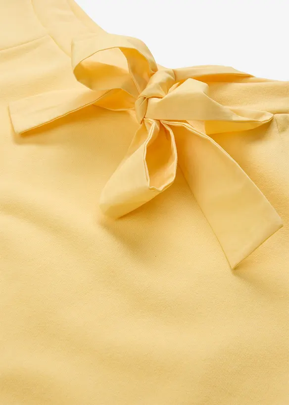 One shoulder-sweatshirt i vid modell, bonprix