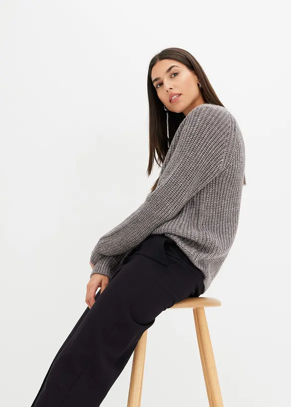 Grovstrikket genser med glansgarn, bonprix