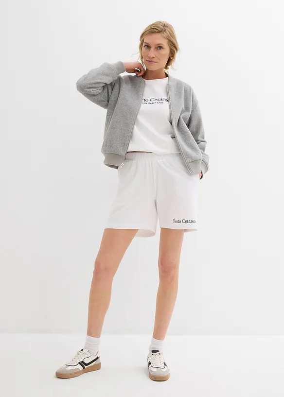 Sweatshorts med broderi, bonprix