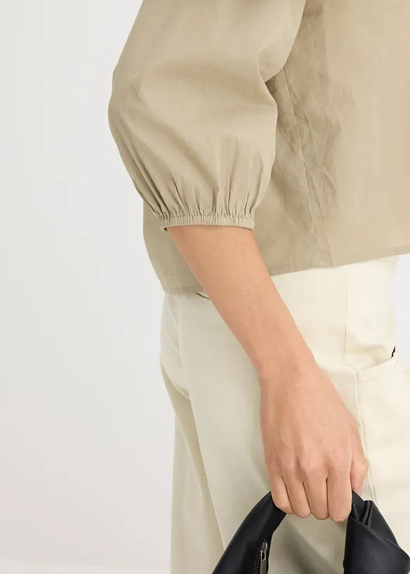 Bluse i lett materiale med volanger, bonprix