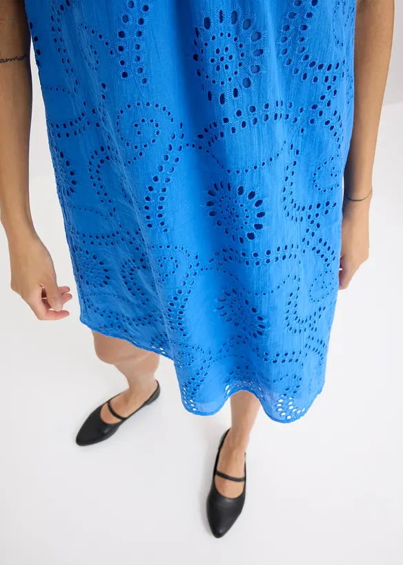 Kjole med hullbroderi, bonprix