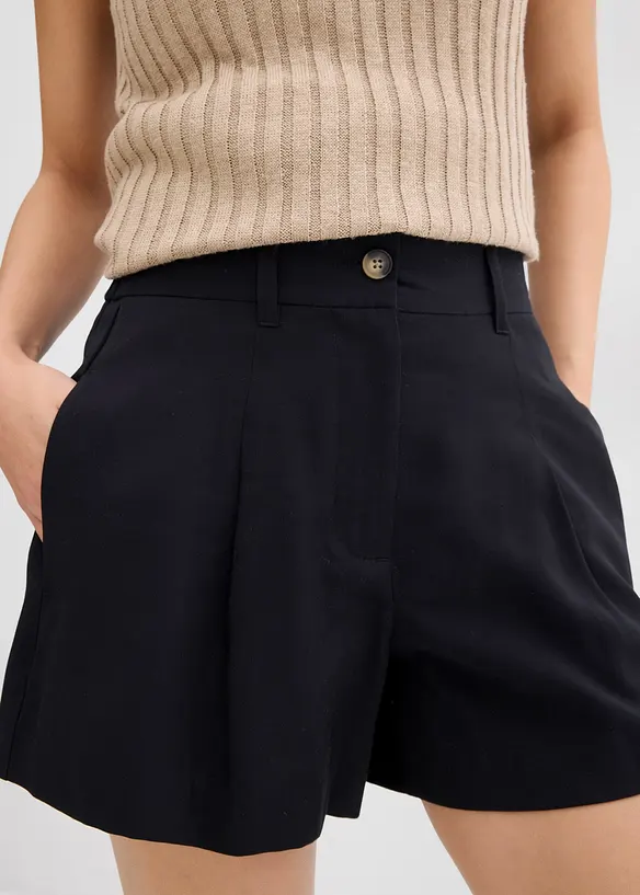 Shorts av fin viskose, bonprix