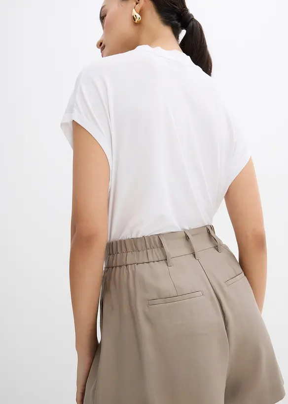 Shorts av fin viskose, bonprix