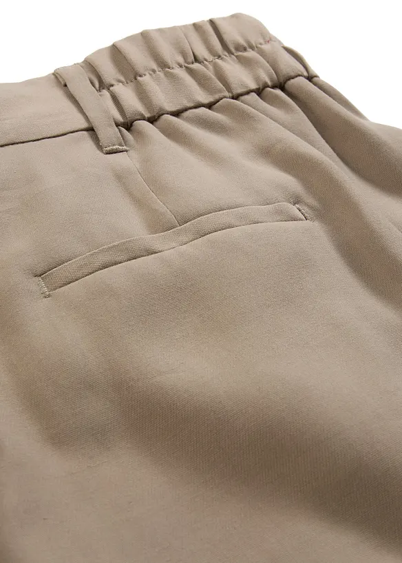 Shorts av fin viskose, bonprix