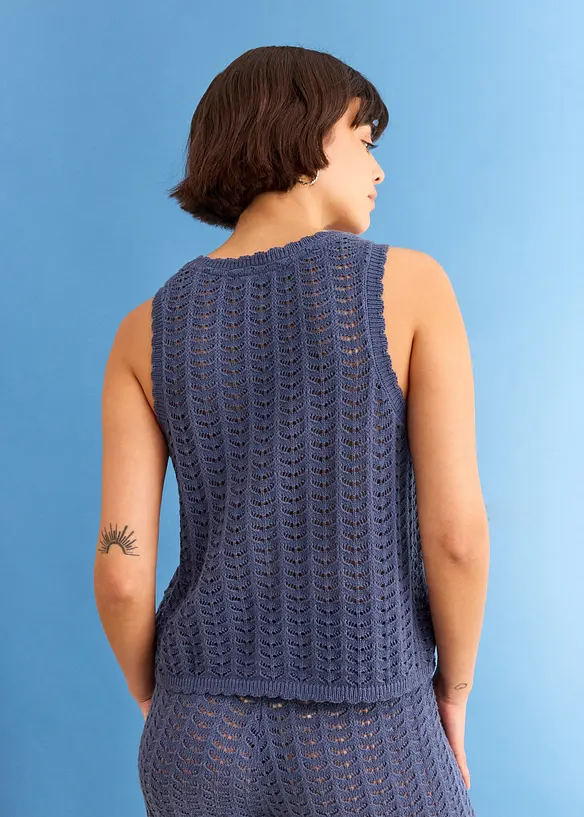 Strikket vest med hullmønster, bonprix