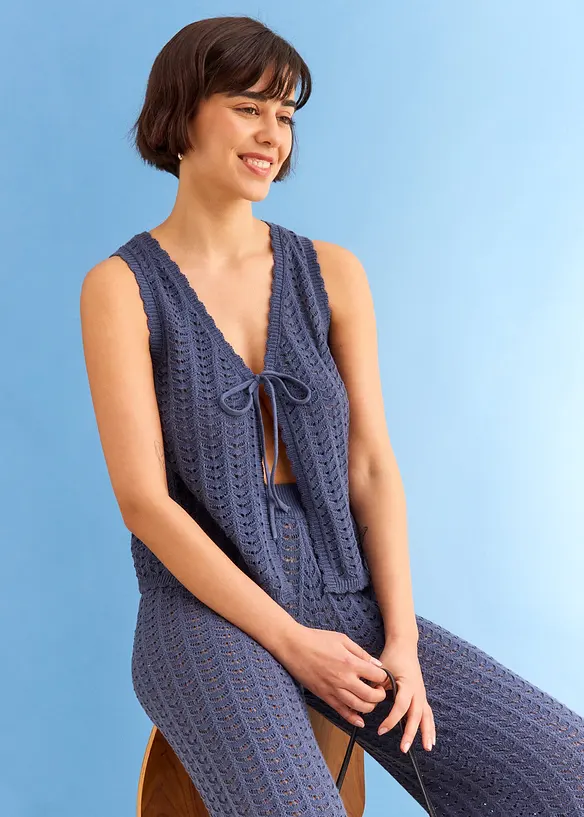 Strikket vest med hullmønster, bonprix