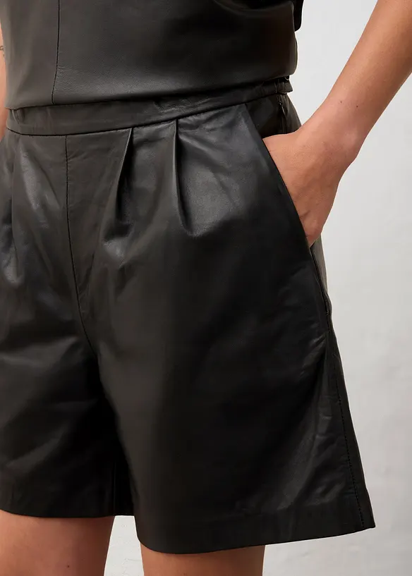 Skinnshorts i lammenappa, bonprix