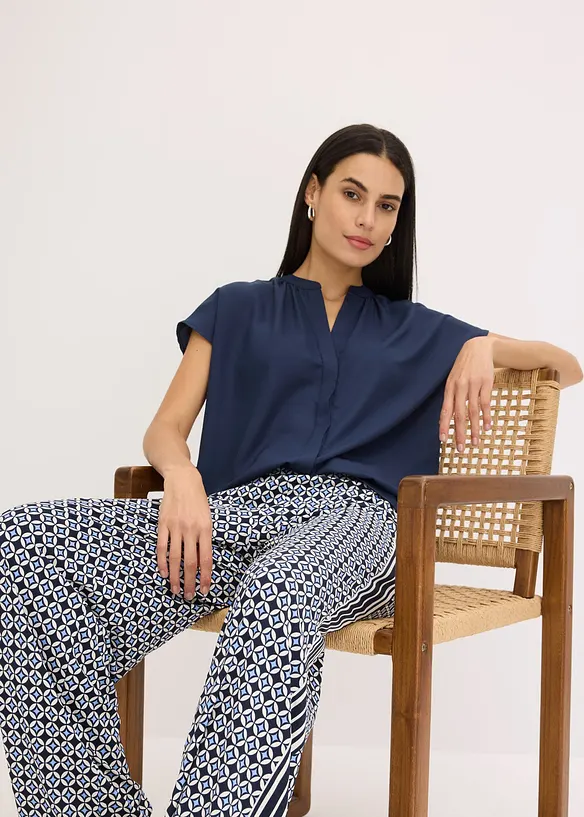 Kortermet bluse med skjult knappestolpe, bonprix