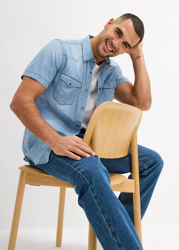 Kortermet jeansskjorte i økologisk bomull, Slim Fit, bonprix