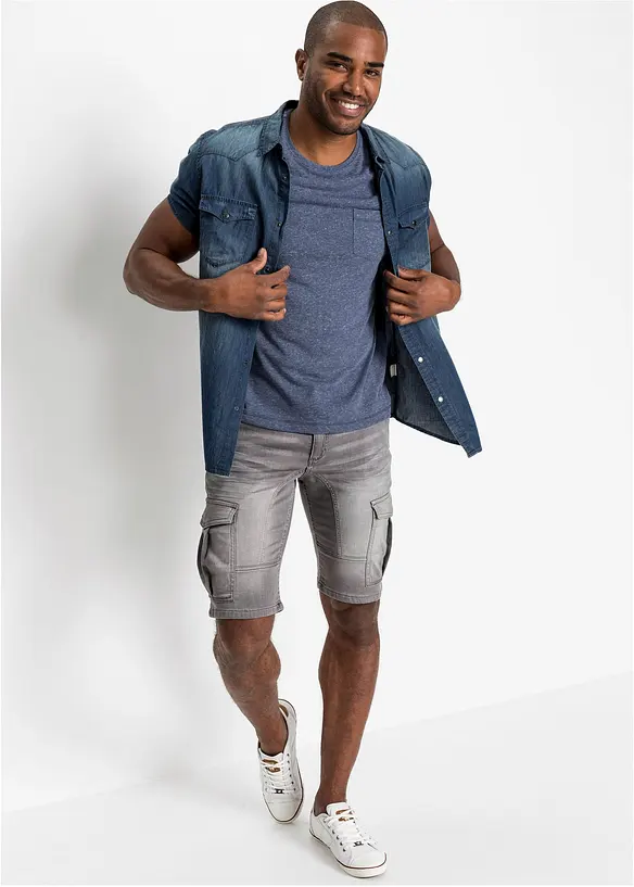 Kortermet jeansskjorte i økologisk bomull, Slim Fit, bonprix