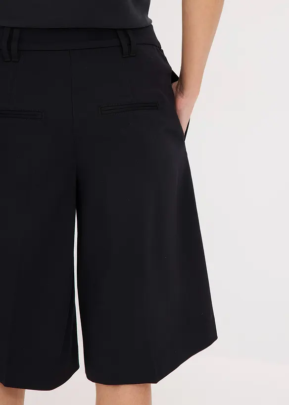 Shorts med innsvingt linning, bonprix