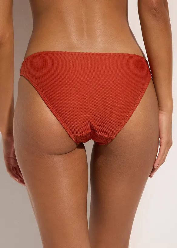 Bikinibukse i lav modell med normal benskjæring, bonprix