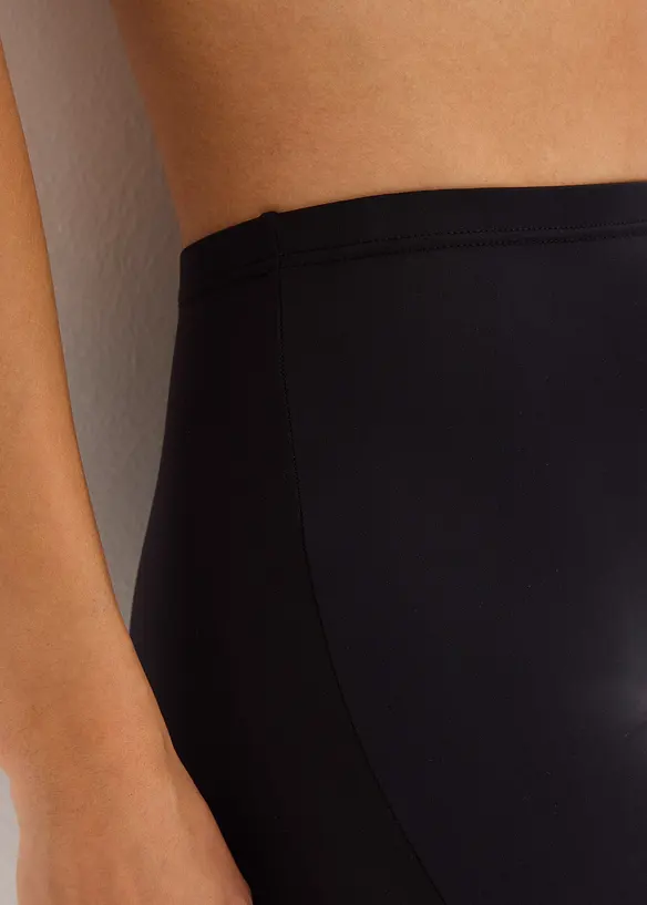 Caprileggings med "anti-gnisse-effekt" og kjølende polyamid, bonprix