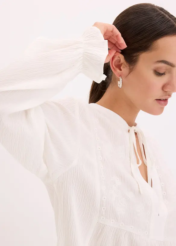 Bluse med hullbroderi, bonprix