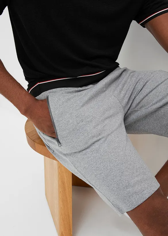 Sweat-bermudashorts med praktiske glidel&aring;slommer, bonprix