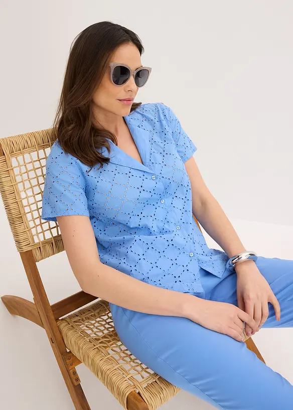 Moderne bluse med hullbroderi, bonprix