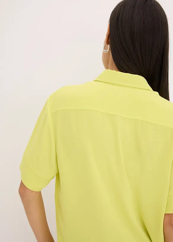 Kortermet bluse med brystlomme, bonprix