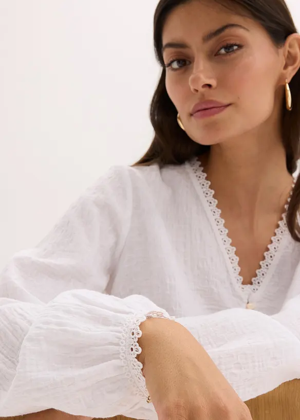 Bluse med crochet-innfelling og frynser, bonprix