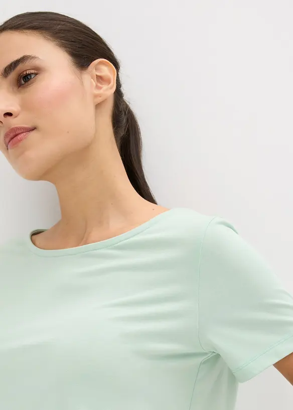 Lang treningstopp med utringning i ryggen, bonprix