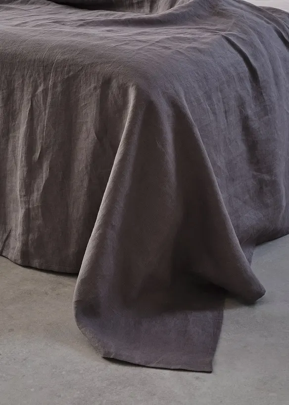 Forseggjort overkast i lin, bonprix