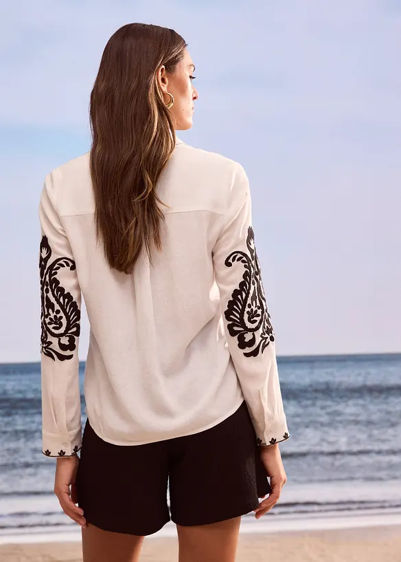 Bluse i myk viskosemiks med broderi, bonprix