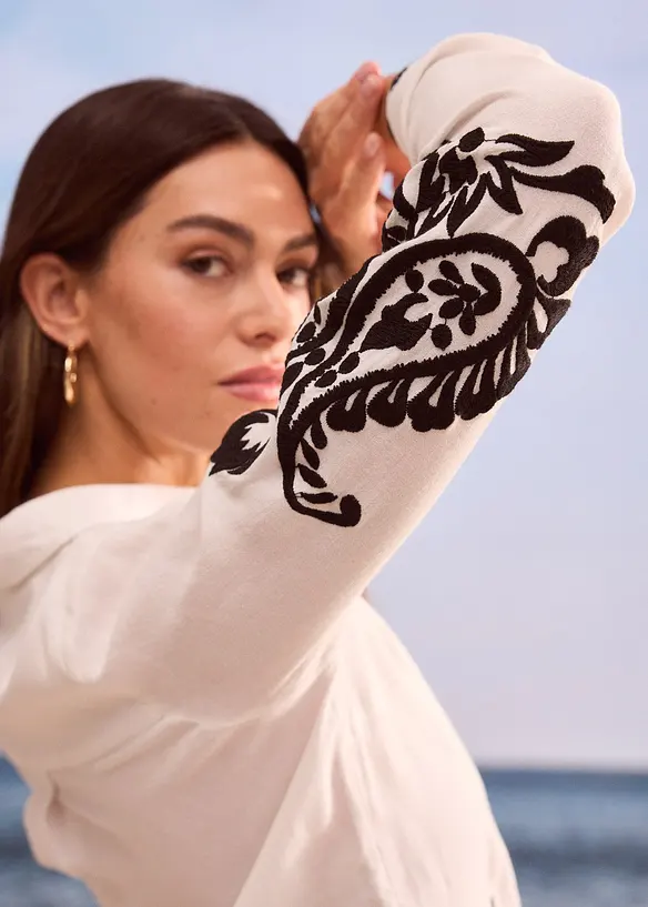 Bluse i myk viskosemiks med broderi, bonprix