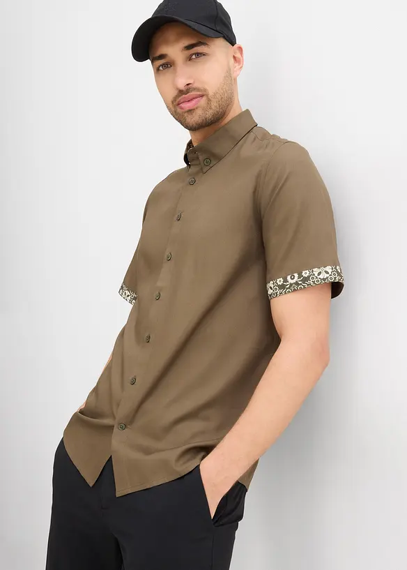 Kortermet skjorte i viskose, Slim Fit, bonprix
