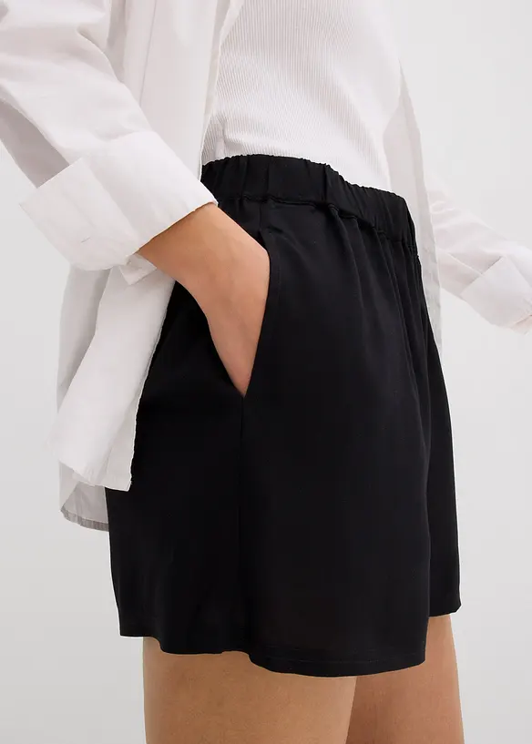 Shorts i viskose med komfortlinning, bonprix